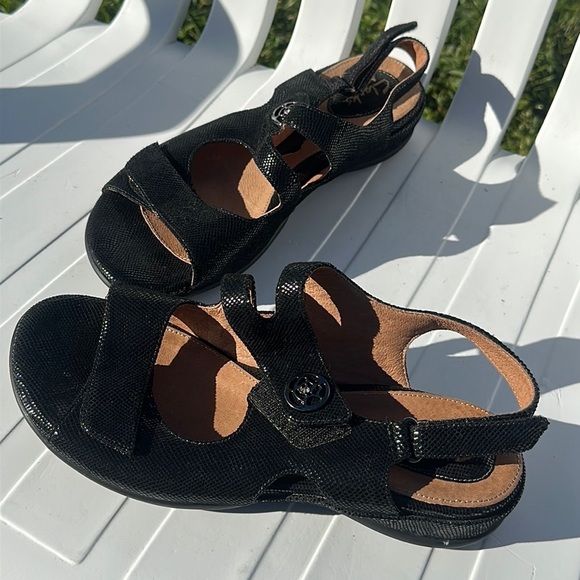 Clarks Artisan Tiffani Aldora Women’s Sandal Size 8W Black